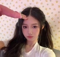 依君 165cm 48kg  C+  20歲  #台北