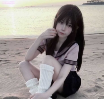 睡睡 155cm B奶 19歲 43kg