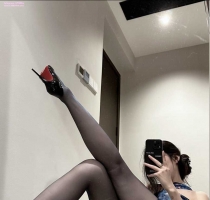 姚娜 167.D.49.24歲 長腿淫妹喜愛看著男人享受表情