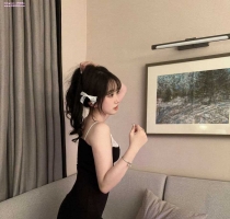 怡潔  158.45.C+.21歲 皮膚白皙 身材纖細